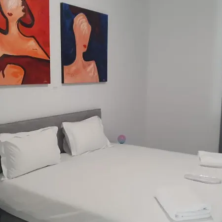 Hypnos Apartment *