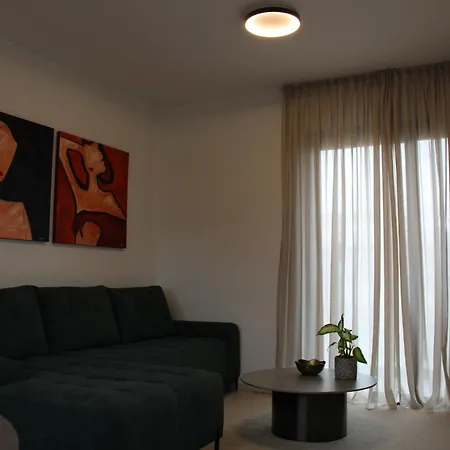 Hypnos Apartment *